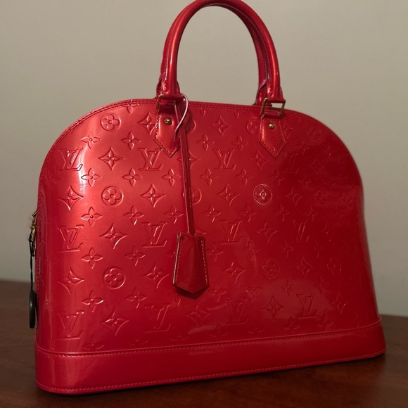 This is an authentic LOUIS VUITTON Vernis Alma GM XL in Pomme D'Amour. - Picture 3 of 3